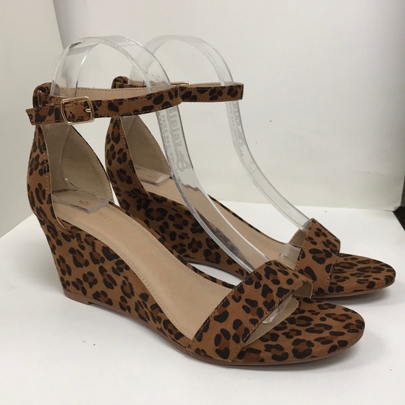 Louis-01 Low Wedge Two Piece Sandals - Picture 1 of 3